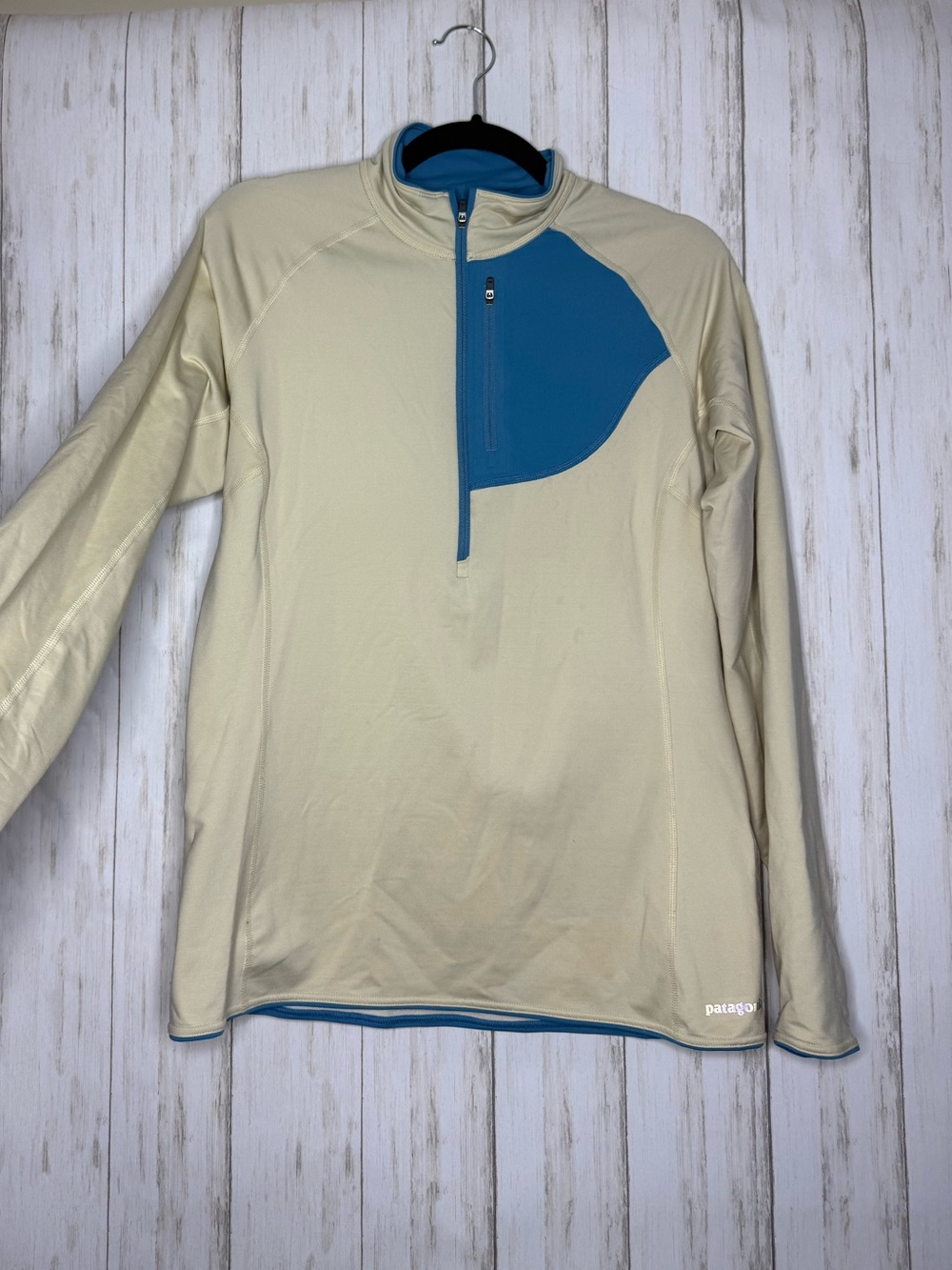 Patagonia Mens Cream and Blue Quarter-Zip Pullover Medium